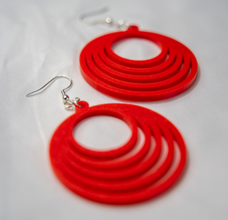 red feeling loopy earrings