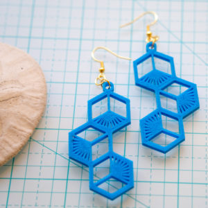 blue hex chain